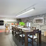 Host Wise - Boutique W Pool