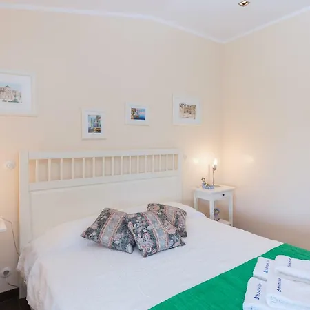 Host Wise - Boutique W Pool