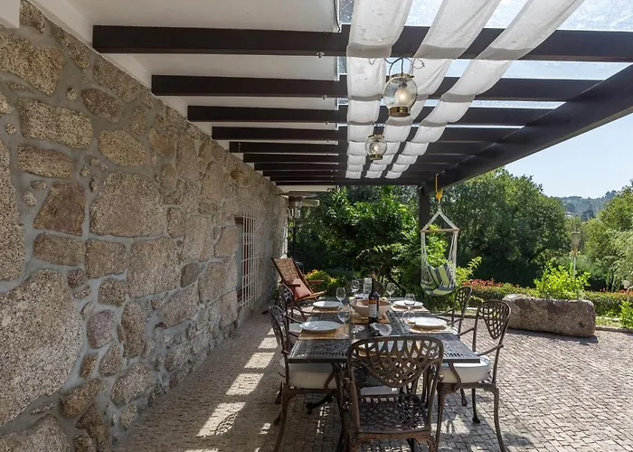 Host Wise - Boutique W Pool Travanca (Porto)